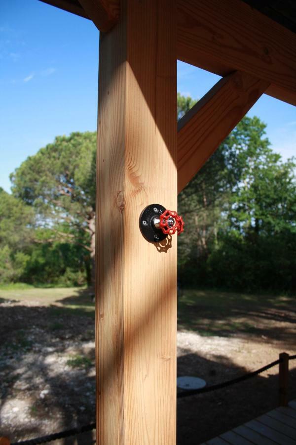 La Cabane A Papi Thenac  Luaran gambar